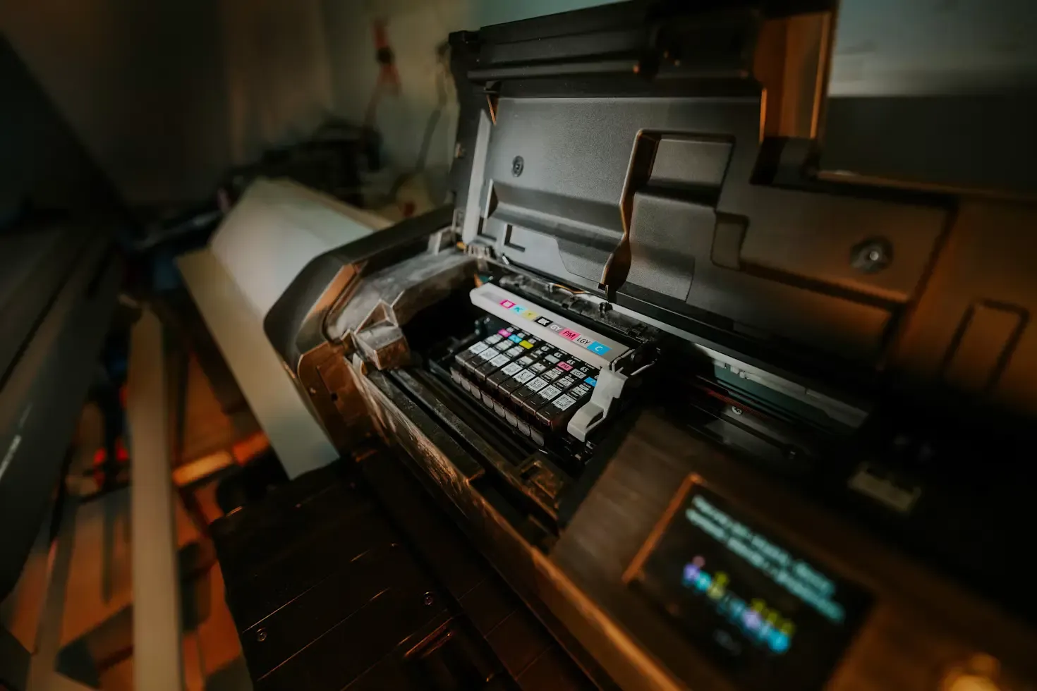 AUROK handheld barcode scanner capturing a shipping label in a logistics workspace